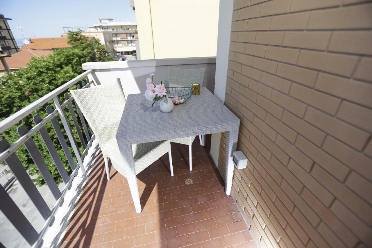 Appartamenti Feel Good Rimini Exterior foto